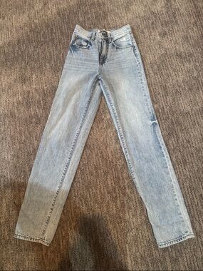 Women’s Light Blue Straight-Leg Jeans — High-Rise Casual Fit